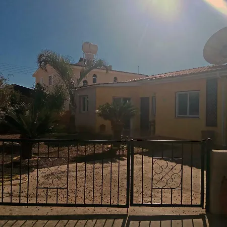Villa Alexander's 3 Bed In *