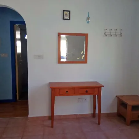 Alexander's 3 Bed In Peyia