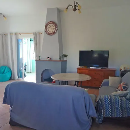 Alexander's 3 Bed In Villa