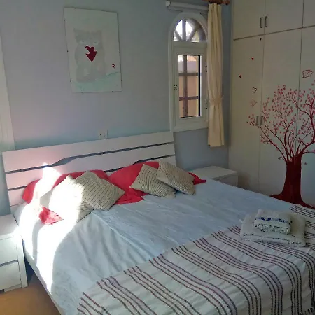 Alexander's 3 Bed In * Peyia