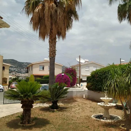 Alexander's 3 Bed In Peyia